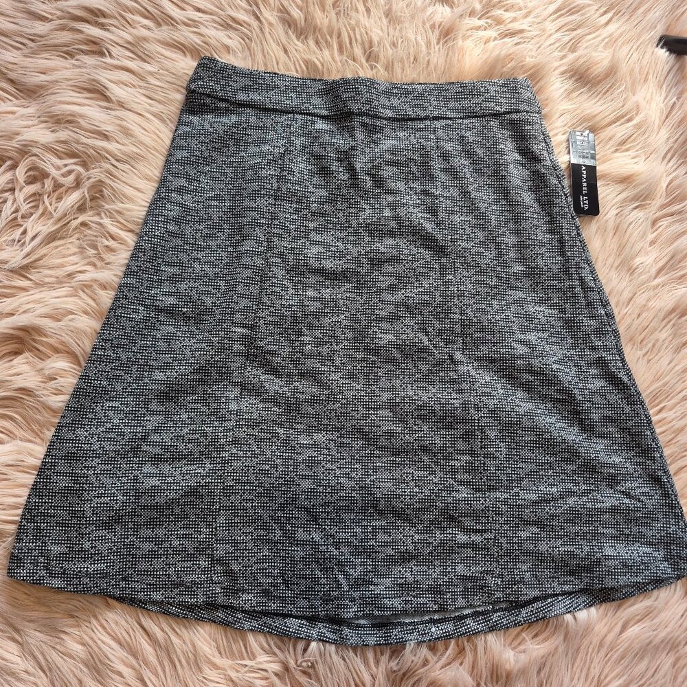 NWT SOHO APPAREL LTD STRETCH SKIRT -SMALL